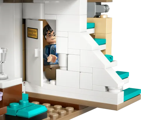 Конструктор LEGO Harry Potter 76451 Тиссовая улица: визит тети Мардж