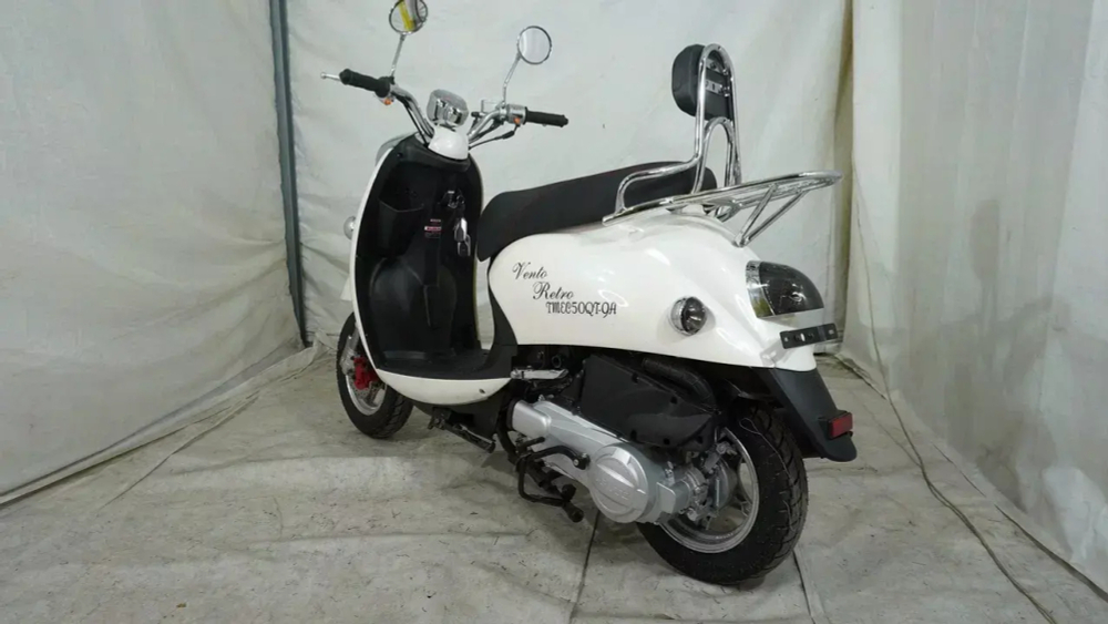 Скутер VENTO RETRO 49cc (150) + сигнализация с автозапуском цвет WHITE (Теплый))