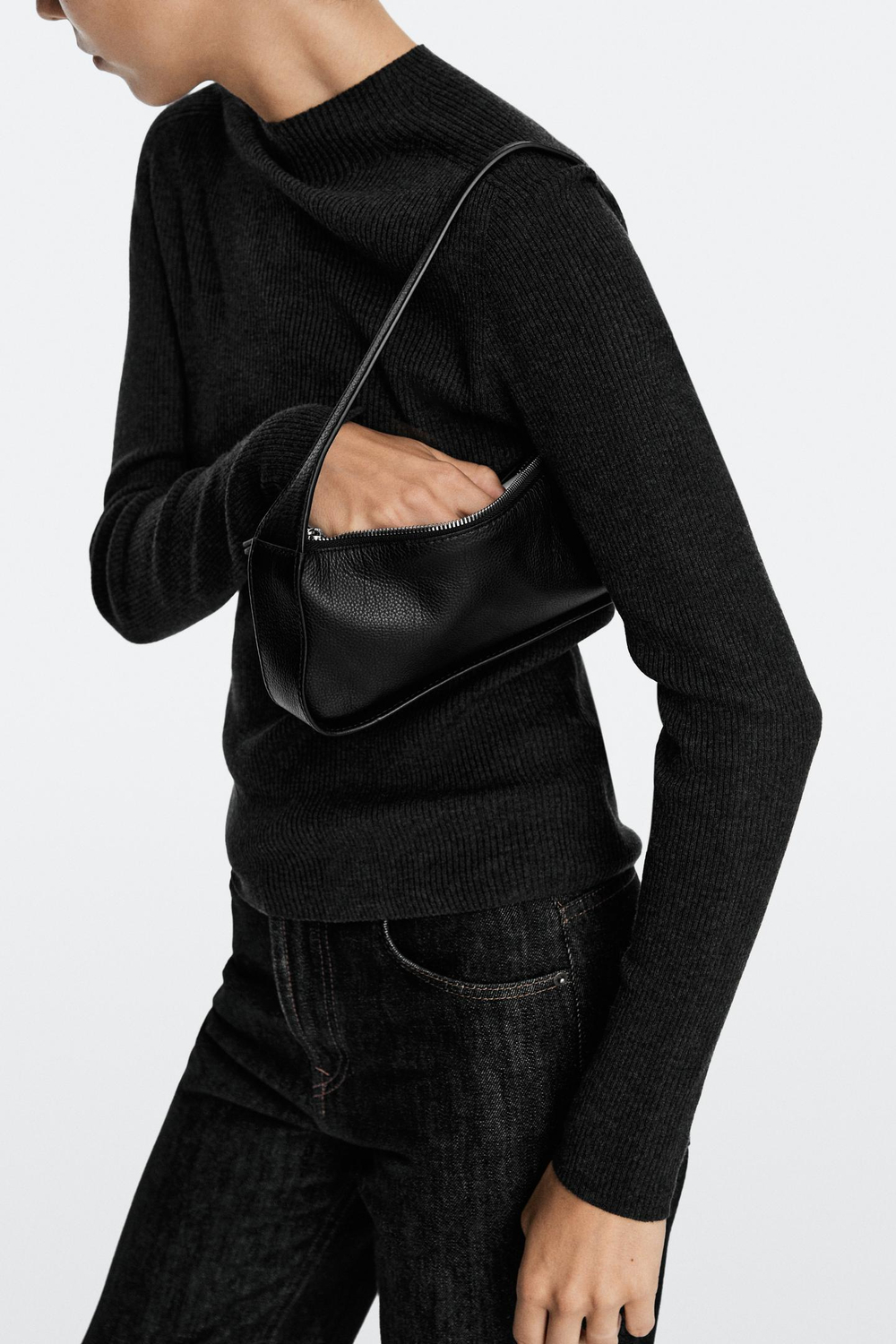 Massimo Dutti Миниатюрная кожаная сумка через плечо, черный