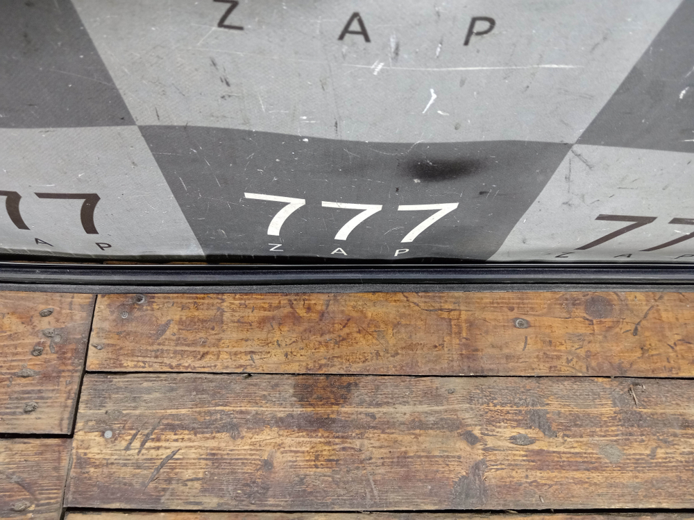 Уплотнитель стекла двери передней правой Toyota Camry (XV70) 17-нв Б/У Оригинал 7571033170