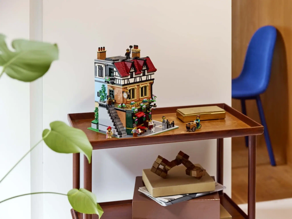 Конструктор LEGO Icons 10350 Уголок в стиле Тюдоров
