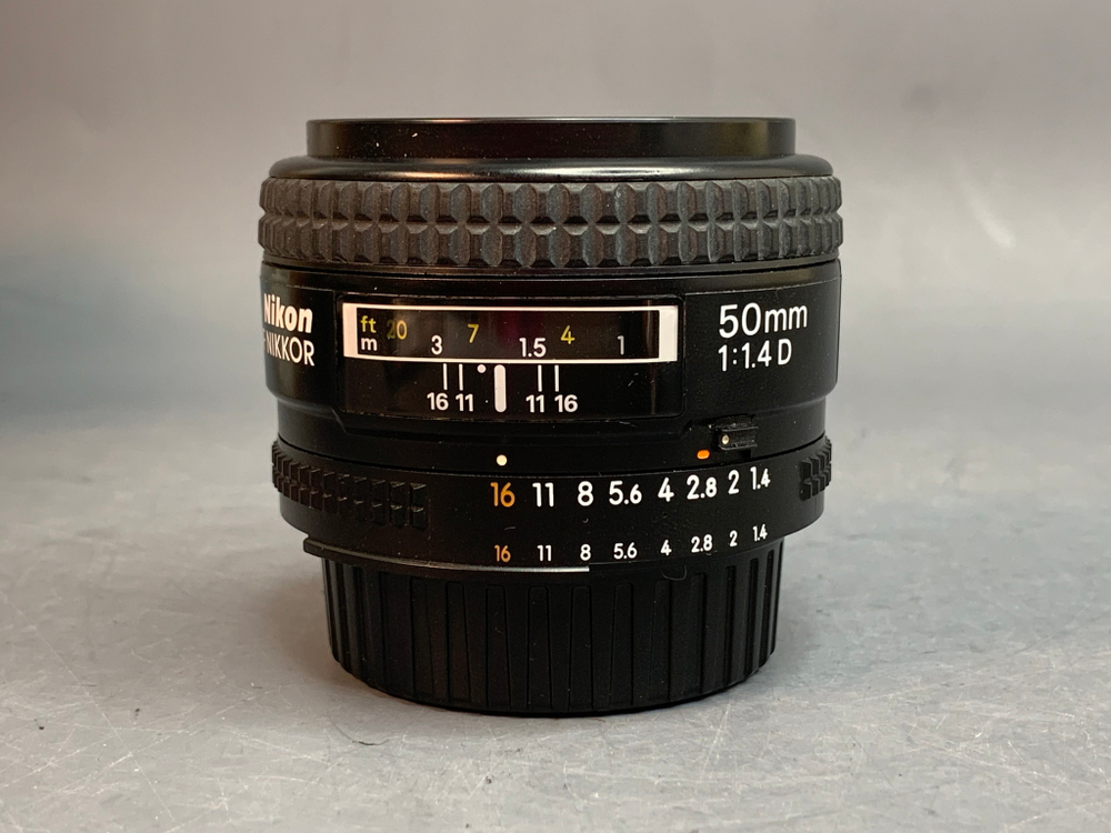 Nikon 50mm f/1.4D AF Nikkor