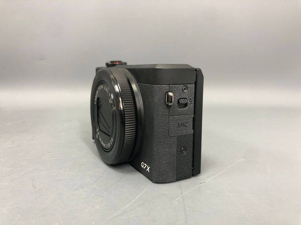 Canon G7X Mark III