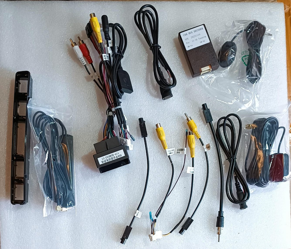 Установочный комплект для VW TOUAREG 2011-2018 RNS 850  KUBERG SL-V802