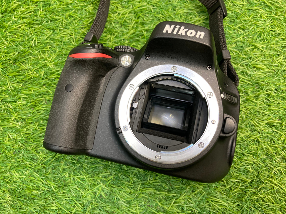 Nikon D5100 Kit 18-55mm 400 кадров