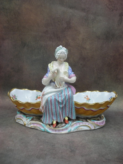 Статуэтка. Фарфор. Дама с гусем конфетница. Meissen. Германия