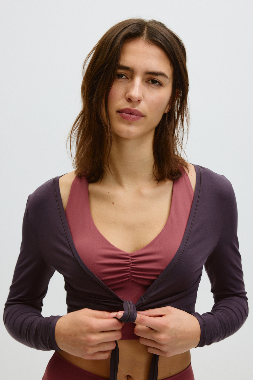 Короткий топ для йоги с длинными рукавами - H&M