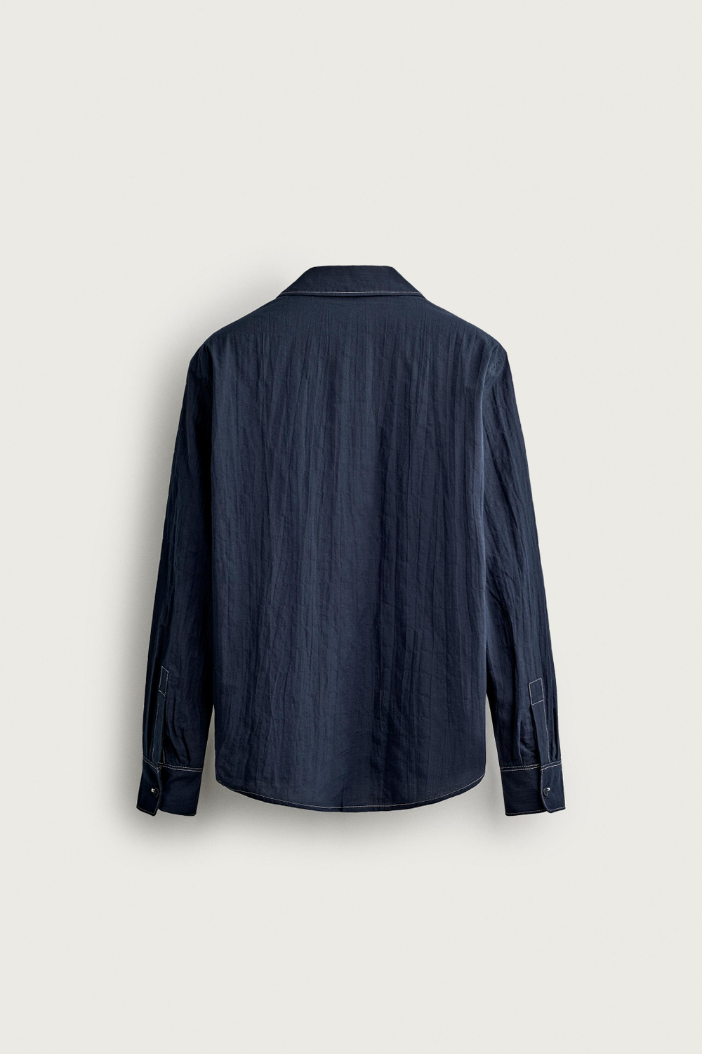РУБАШКА СВОБОДНОГО КРОЯ С ЗАСТЕЖКОЙ НА ТЕКСТИЛЬНЫЕ ПЕТЛИ — ZARA