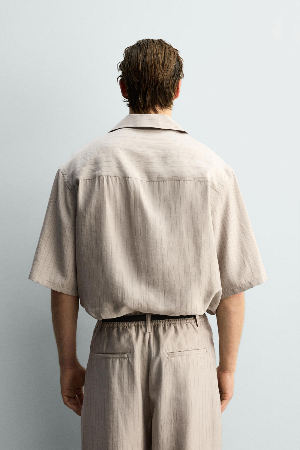 РУБАШКА RELAXED FIT ИЗ СТРУЯЩЕЙСЯ ТКАНИ — ZARA · 4364/653