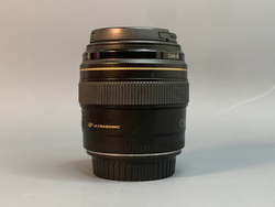 Canon EF 85mm 1.8 USM