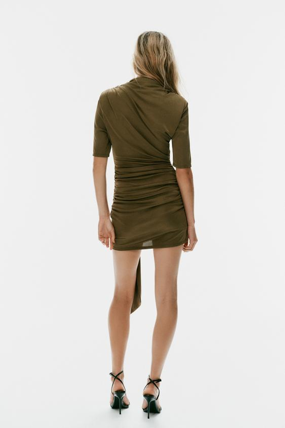 ZARA МИНИ-ПЛАТЬЕ СО СБОРКАМИ И ПОЯСОМ, ХАКИ