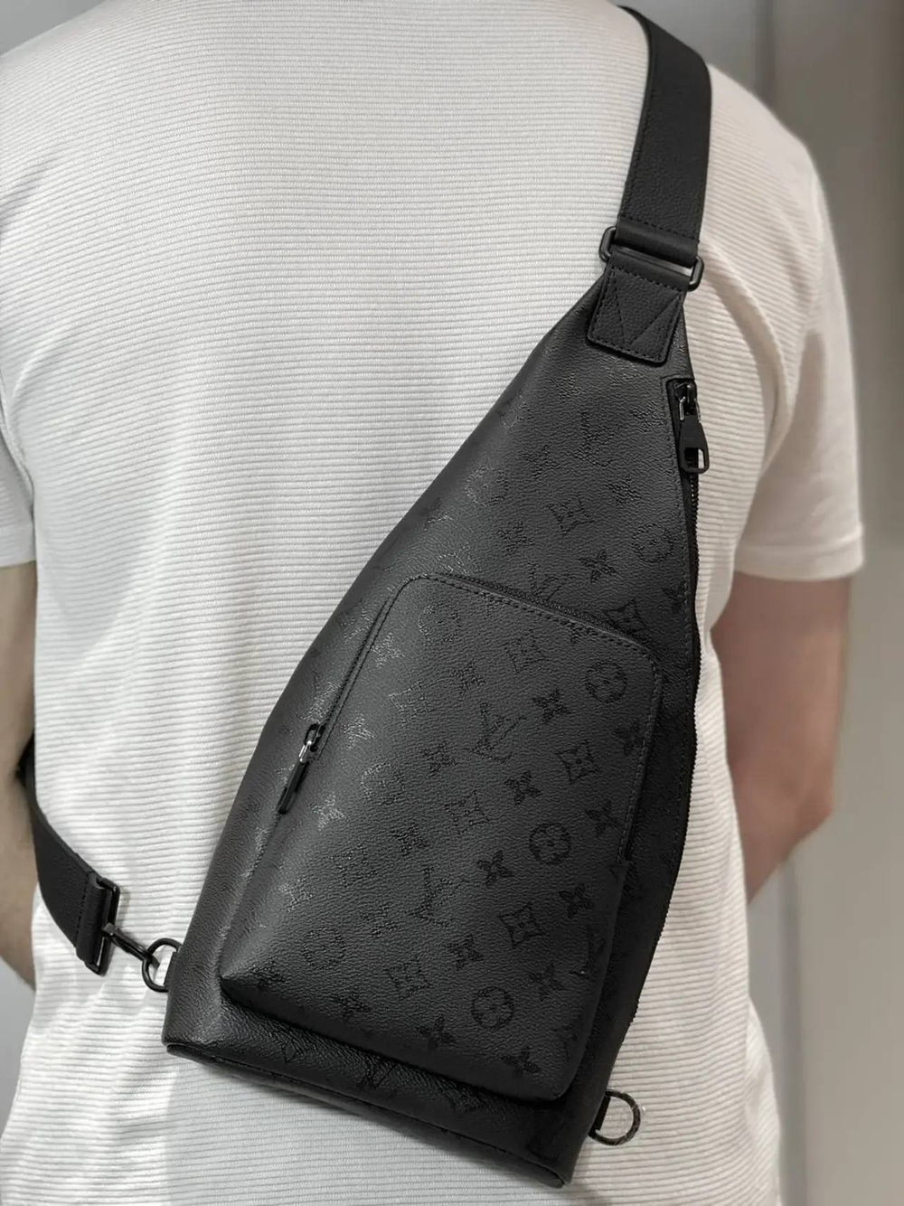 Нагрудная сумка-слинг Louis Vuitton Duo