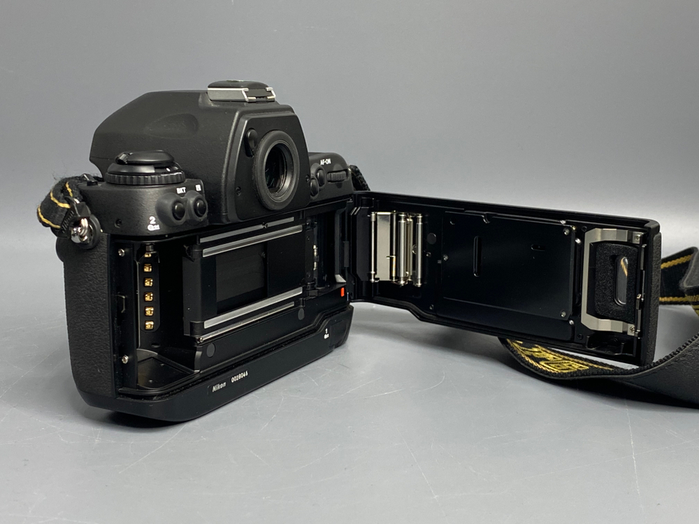 Nikon F5 не исправен
