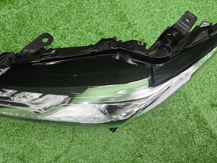 Фара левая Toyota Camry XV70 (2017-2021) LED