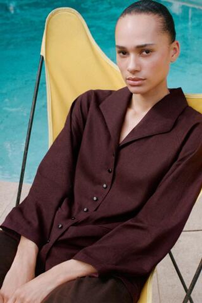 ЛЬНЯНАЯ КУРТКА СО СКЛАДКОЙ НА СПИНКЕ — ZARA