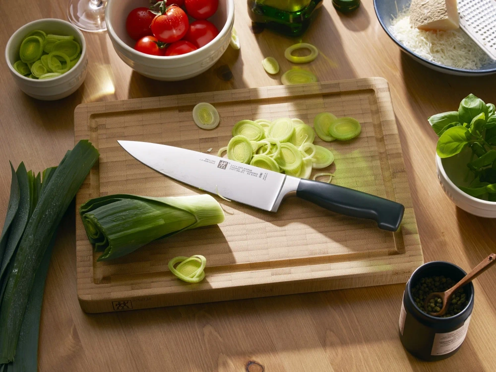 Zwilling Набор из 2 ножей Four Star + ножницы EAN 4009839185076