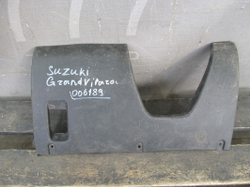 Накладка рулевой колонки Suzuki Grand Vitara 2 (JT)  Б/У Оригинал 7381165J1