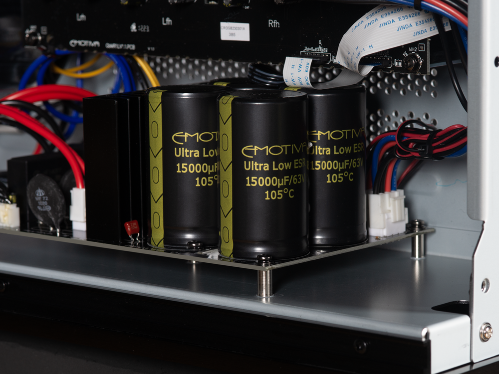 Emotiva MR-1L AV Ресивер
