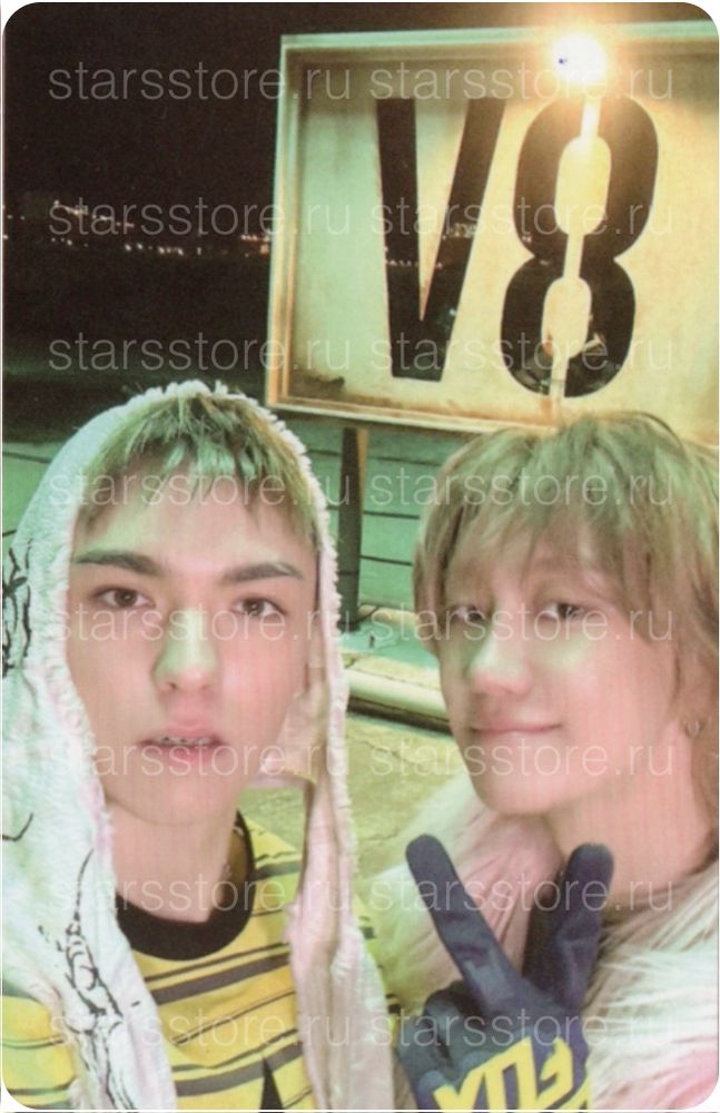 Фотокарта + стикер SEVENTEEN - 'V8' (weverse shop)