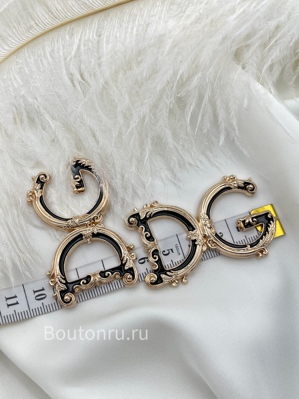 Декоративный пришивной элемент ДГ. золото с черной эмалью