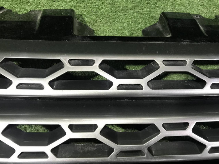 Решетка радиатора Land Rover Discovery Sport (2014-2019)