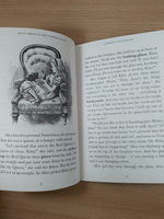 Penguin Readers Level 3: Alice Through the Looking Glass (ELT Graded Reader)