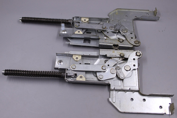 Петли двери C00256541 посудомоечной машины Ariston
