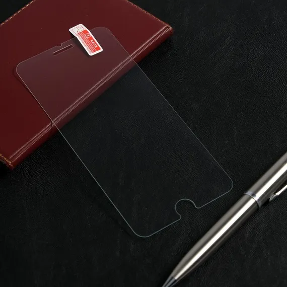 Защитное стекло 2.5D LuazON для iPhone 6 Plus/6S Plus (5.5"), полный клей