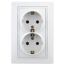 Розетка Intro Plano 1-205-01 с заземлением двойная 2X2P+E Schuko 16А-250В IP20 СУ белый | Intro Plano