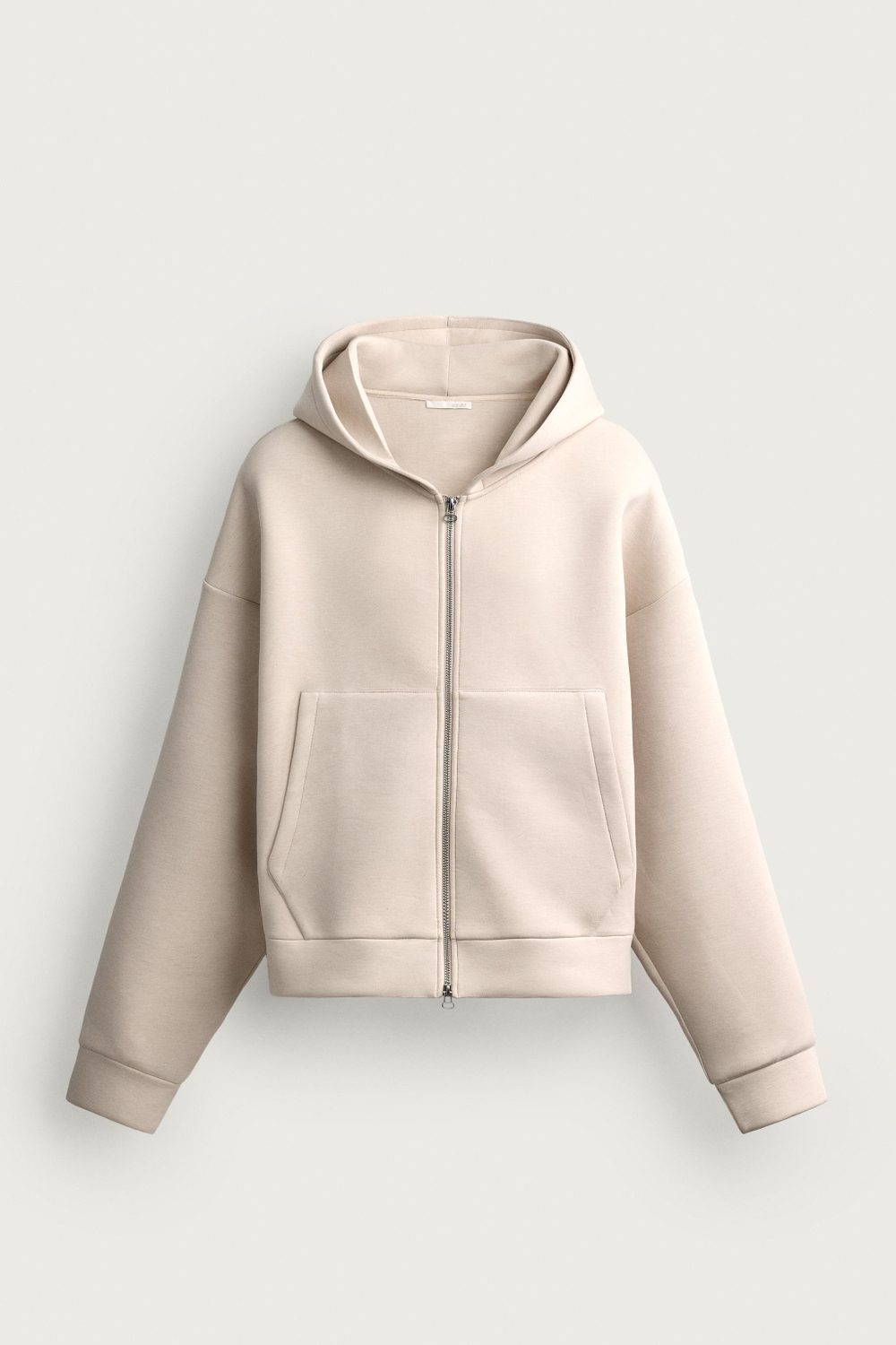 ХУДИ ИЗ ТЕХНИЧЕСКОЙ ТКАНИ НА МОЛНИИ — ZARA