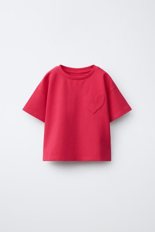 ZARA ФУТБОЛКА С НАГРУДНЫМ КАРМАНОМ «СЕРДЦЕ», МЯГКИЙ КРАСНЫЙ