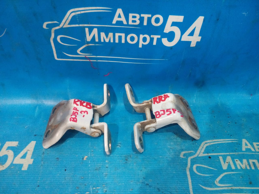 Петля двери задней правой MAZDA FAMILIA 2000