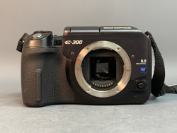 Olympus E-300 kit 14-45mm 3.5-5.6