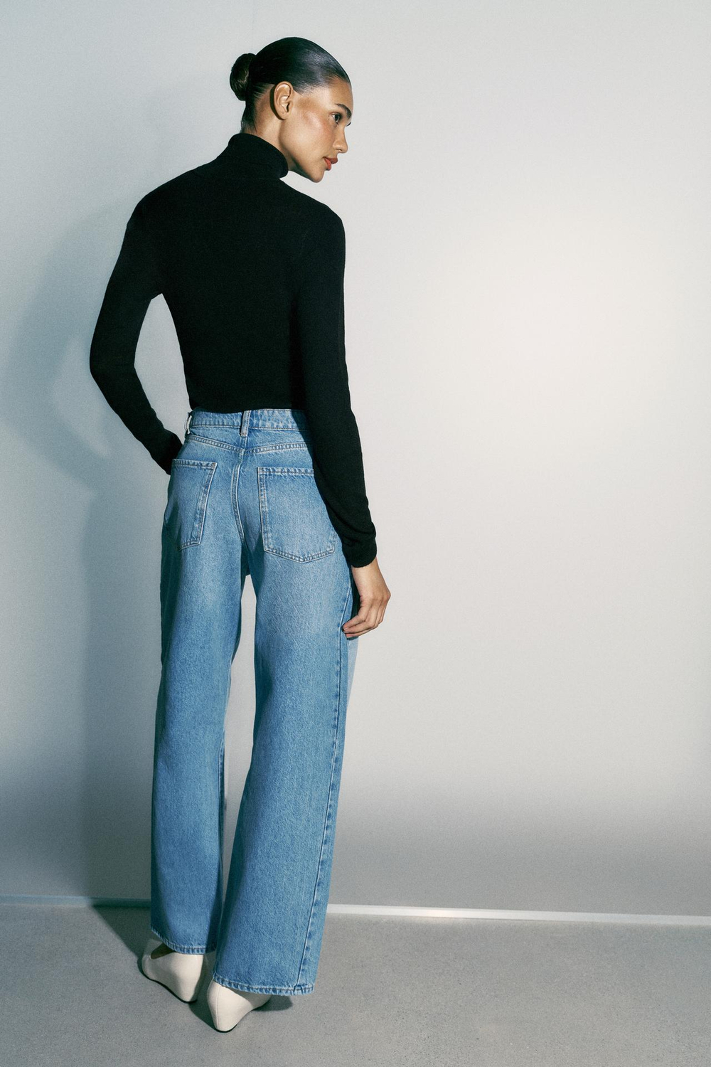 ZARA ДЖИНСЫ Z1975 BARREL С ВЫСОКОЙ ПОСАДКОЙ, ВЫЦВЕТШИЙ СИНИЙ