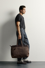 ФУТБОЛКА RELAXED FIT С V-ОБРАЗНЫМ ВЫРЕЗОМ — ZARA