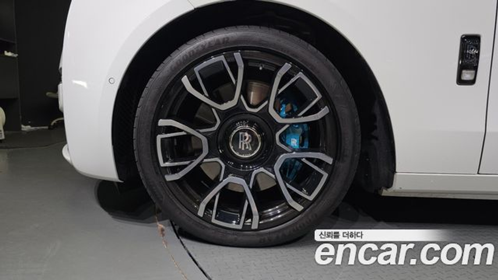 Rolls-Royce Ghost 6.7 V12 Black Badge — 2023