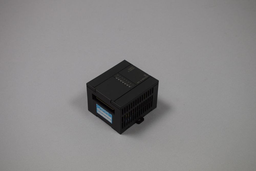 SIEMENS 6ES7221-1BF00-0XA0
