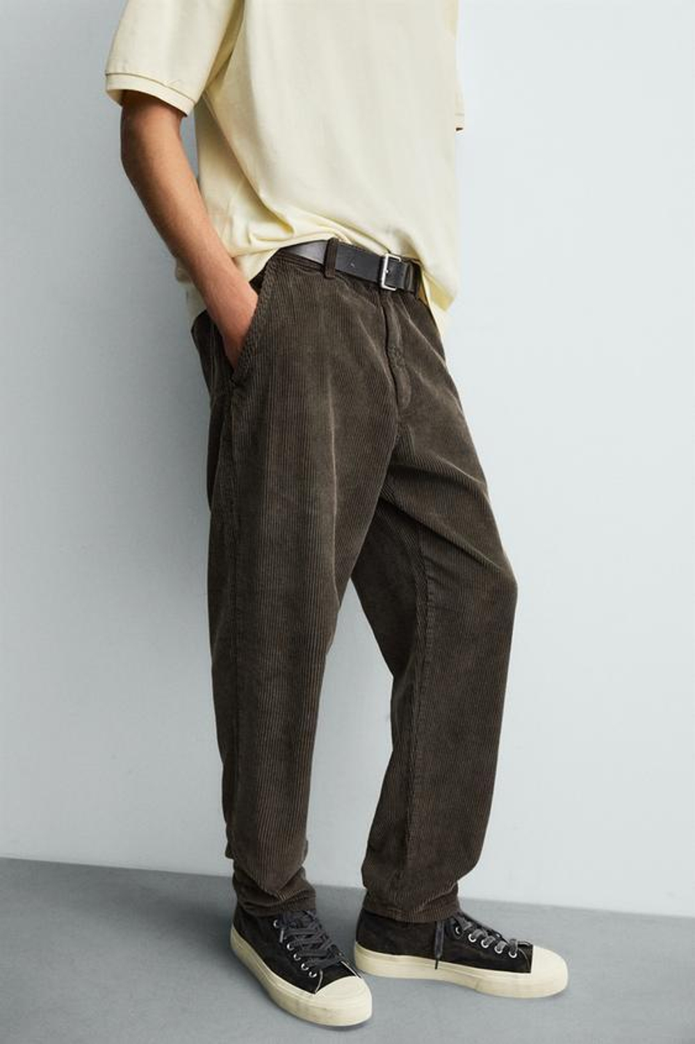 ZARA ВЕЛЬВЕТОВЫЕ БРЮКИ CARROT FIT, КОРИЧНЕВЫЙ