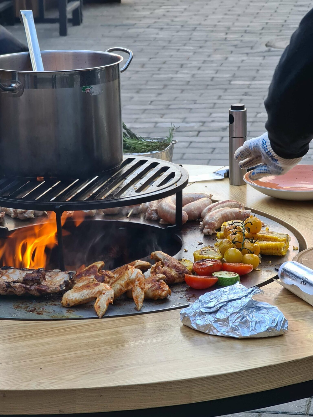 Дровяной гриль-стол Elbrus Grill Тибет 850 (диаметр стола 1490 мм)