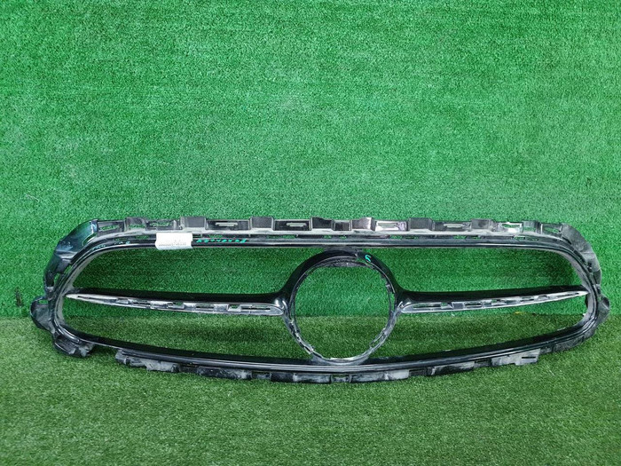 Накладка решетки радиатора Mercedes E W213 (20-23)