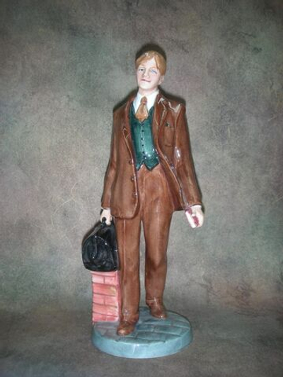 Статуэтка. Фарфор. Доктор. Royal Doulton. Англия