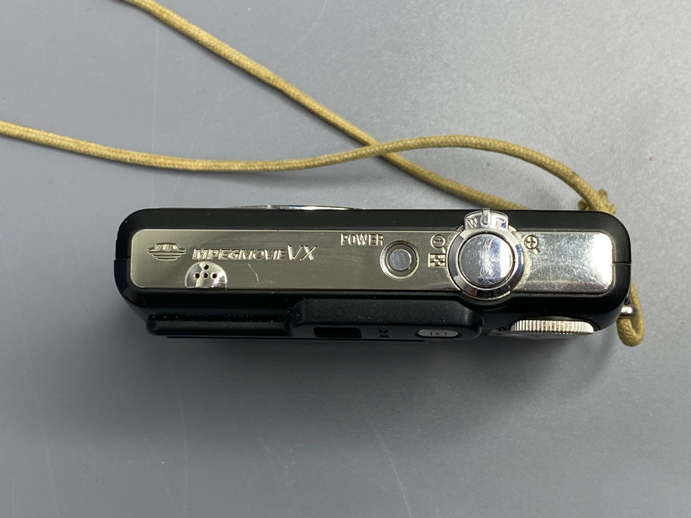 Sony Cyber-shot DSC-W40