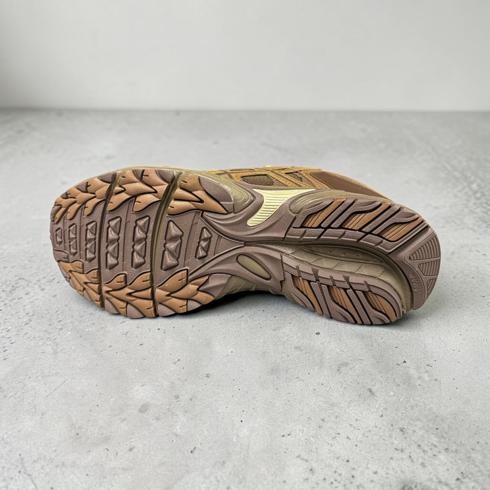 Asics Gel-Kahana • Brown Storm