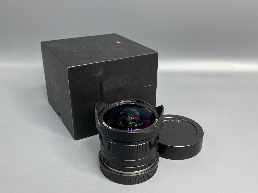 7Artisans 7.5mm f/2.8  Fisheye