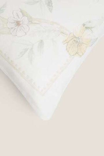 ZARA HOME ЧЕХОЛ ДЛЯ ДЕКОРАТИВНОЙ ПОДУШКИ С ЦВЕТОЧНЫМ УЗОРОМ, КРЕМОВЫЙ