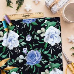 Ткань шифон крупные голубые розы на чёрном фоне