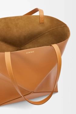 Loewe Сумка-тоут XL Puzzle Fold из блестящей телячьей кожи, светло-коричневый