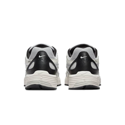 alt="Пенная промежуточная подошва на Nike P-6000 для комфортной амортизации"