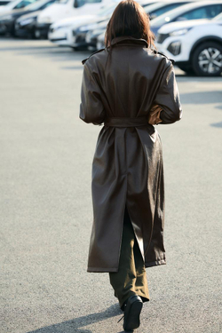 ZARA ДЛИННЫЙ ТРЕНЧ ИЗ ИСКУССТВЕННОЙ КОЖИ, ТЕМНО-КОРИЧНЕВЫЙ
