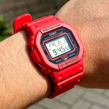Наручные часы Casio G-Shock DW-5600EP-4DR